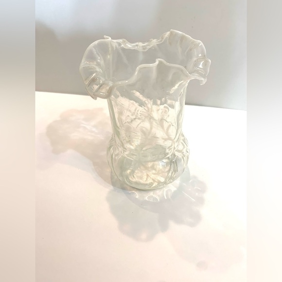 WHITE OPALESCENT GLASS VASE Northwood? Glass BROCADE (Spanish Lace) Ruffled - Picture 16 of 16